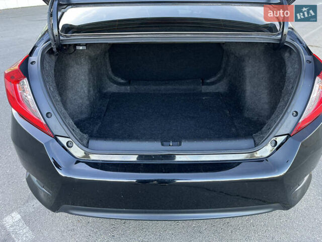 Черный Хонда Цивик, объемом двигателя 2 л и пробегом 129 тыс. км за 12300 $, фото 13 на Automoto.ua