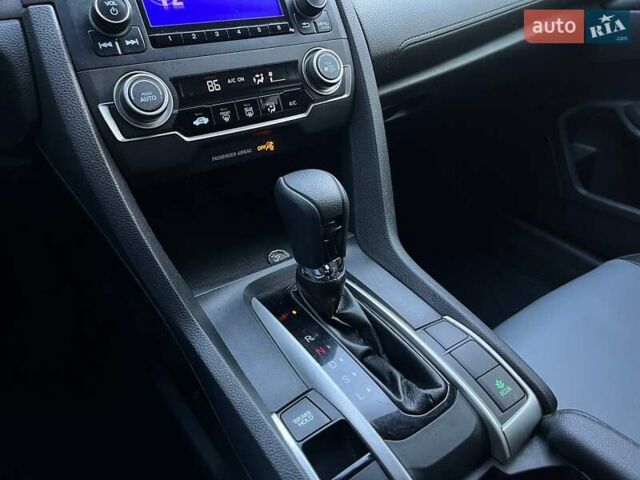 Черный Хонда Цивик, объемом двигателя 2 л и пробегом 150 тыс. км за 12490 $, фото 28 на Automoto.ua