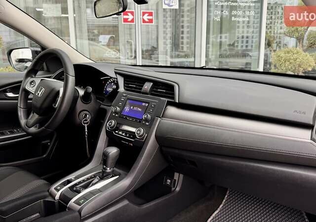 Черный Хонда Цивик, объемом двигателя 2 л и пробегом 153 тыс. км за 12491 $, фото 16 на Automoto.ua