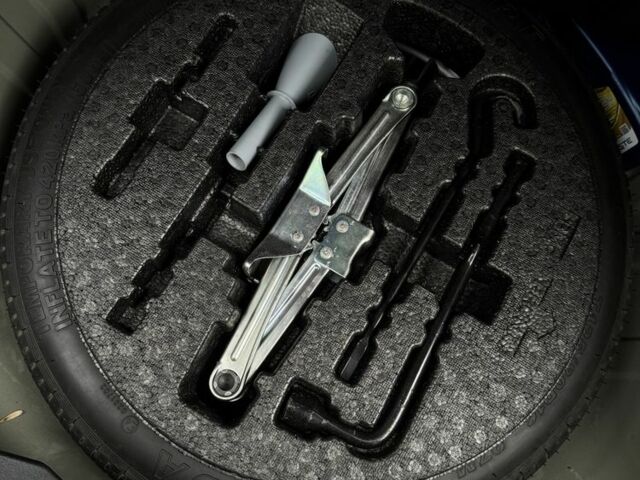 Черный Хонда Цивик, объемом двигателя 2 л и пробегом 140 тыс. км за 14000 $, фото 6 на Automoto.ua