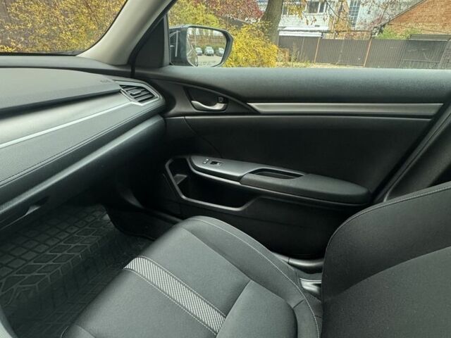 Черный Хонда Цивик, объемом двигателя 2 л и пробегом 140 тыс. км за 14000 $, фото 2 на Automoto.ua