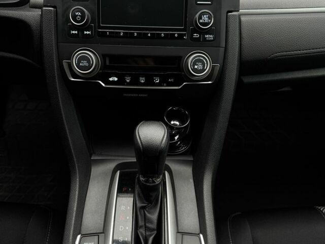 Черный Хонда Цивик, объемом двигателя 2 л и пробегом 140 тыс. км за 14000 $, фото 7 на Automoto.ua