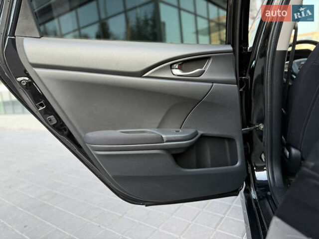 Черный Хонда Цивик, объемом двигателя 1.6 л и пробегом 56 тыс. км за 13500 $, фото 32 на Automoto.ua