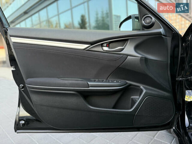 Черный Хонда Цивик, объемом двигателя 1.6 л и пробегом 56 тыс. км за 13500 $, фото 20 на Automoto.ua