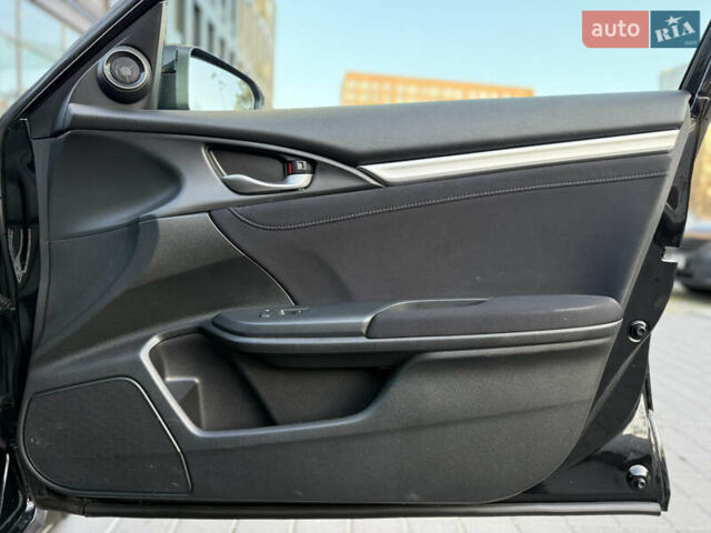 Черный Хонда Цивик, объемом двигателя 1.6 л и пробегом 56 тыс. км за 13500 $, фото 39 на Automoto.ua