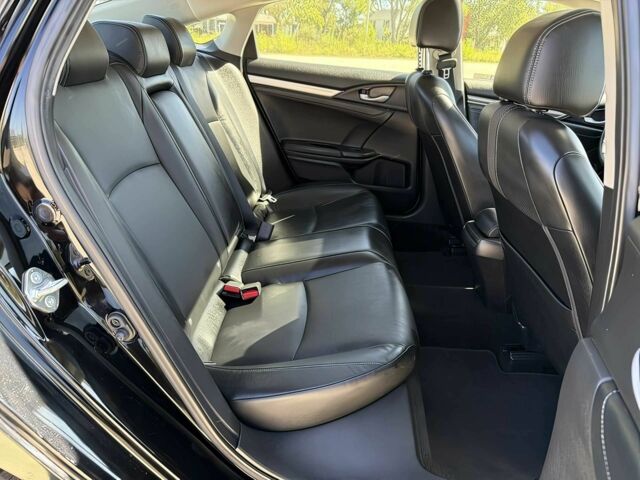 Черный Хонда Цивик, объемом двигателя 1.5 л и пробегом 35 тыс. км за 15000 $, фото 12 на Automoto.ua