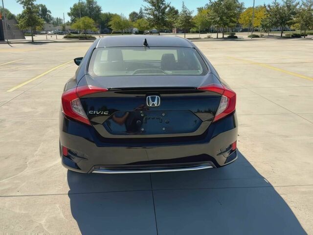 Черный Хонда Цивик, объемом двигателя 1.5 л и пробегом 35 тыс. км за 15000 $, фото 5 на Automoto.ua