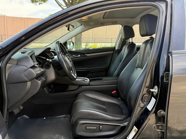 Черный Хонда Цивик, объемом двигателя 1.5 л и пробегом 40 тыс. км за 9500 $, фото 8 на Automoto.ua