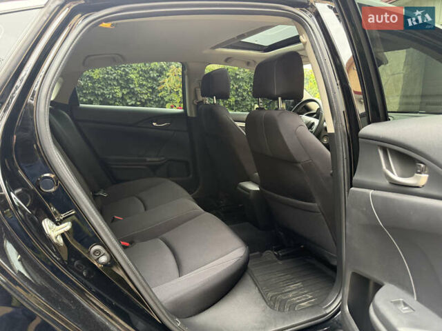 Черный Хонда Цивик, объемом двигателя 1.6 л и пробегом 108 тыс. км за 20000 $, фото 4 на Automoto.ua