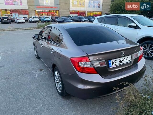 Хонда Цивик 2012 в Днепре (Днепропетровске) на Automoto.ua Коричневый Хонда Цивик, объемом двигателя 1.8 л и пробегом 190 тыс. км за 8866 $, фото 9 на Automoto.ua