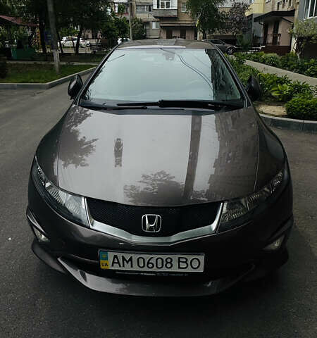 Коричневый Хонда Цивик, объемом двигателя 1.4 л и пробегом 252 тыс. км за 9800 $, фото 1 на Automoto.ua