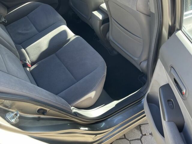 Коричневый Хонда Цивик, объемом двигателя 1.8 л и пробегом 115 тыс. км за 4700 $, фото 9 на Automoto.ua