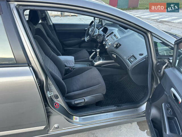 Коричневый Хонда Цивик, объемом двигателя 1.8 л и пробегом 188 тыс. км за 5500 $, фото 12 на Automoto.ua