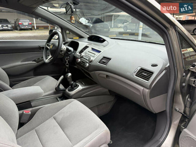 Коричневый Хонда Цивик, объемом двигателя 1.8 л и пробегом 115 тыс. км за 5750 $, фото 25 на Automoto.ua