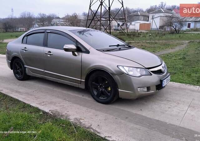 Коричневый Хонда Цивик, объемом двигателя 1.81 л и пробегом 260 тыс. км за 4000 $, фото 1 на Automoto.ua