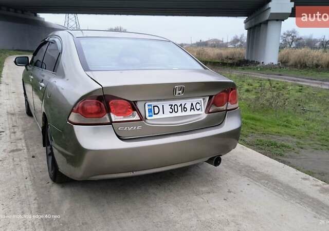 Коричневый Хонда Цивик, объемом двигателя 1.81 л и пробегом 260 тыс. км за 4000 $, фото 6 на Automoto.ua