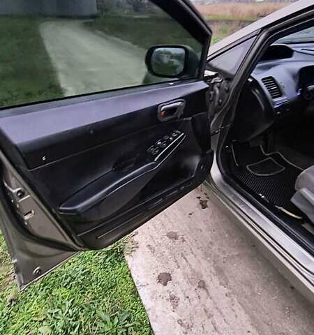 Коричневый Хонда Цивик, объемом двигателя 1.81 л и пробегом 260 тыс. км за 4000 $, фото 9 на Automoto.ua