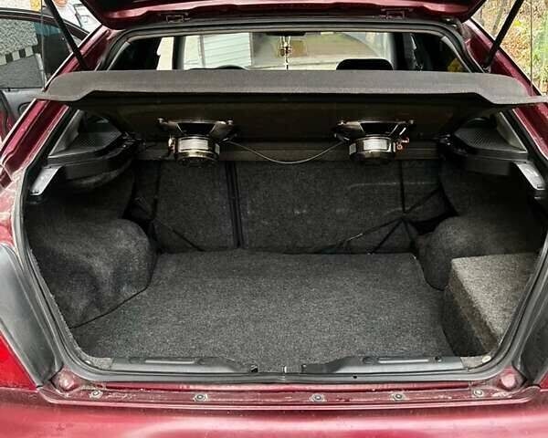 Красный Хонда Цивик, объемом двигателя 1.4 л и пробегом 329 тыс. км за 2300 $, фото 6 на Automoto.ua