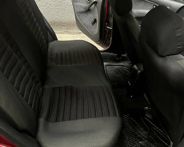 Красный Хонда Цивик, объемом двигателя 1.4 л и пробегом 329 тыс. км за 2300 $, фото 8 на Automoto.ua