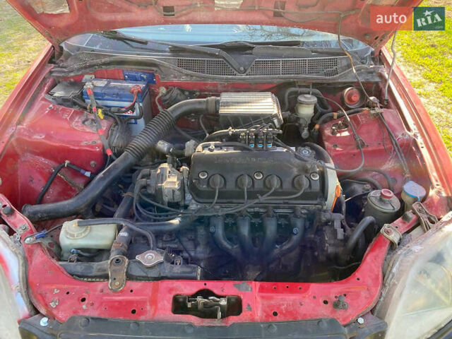 Красный Хонда Цивик, объемом двигателя 1.4 л и пробегом 400 тыс. км за 2600 $, фото 8 на Automoto.ua