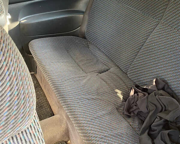 Красный Хонда Цивик, объемом двигателя 1.4 л и пробегом 400 тыс. км за 2600 $, фото 7 на Automoto.ua