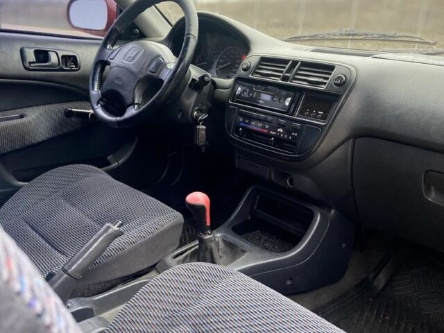 Червоний Хонда Сівік, об'ємом двигуна 1.3 л та пробігом 250 тис. км за 1999 $, фото 8 на Automoto.ua