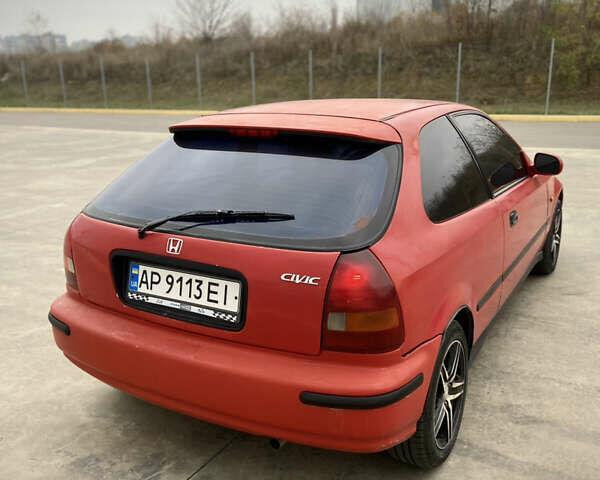 Червоний Хонда Сівік, об'ємом двигуна 1.34 л та пробігом 350 тис. км за 2000 $, фото 5 на Automoto.ua