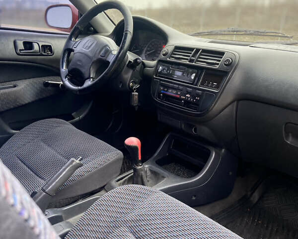 Червоний Хонда Сівік, об'ємом двигуна 1.34 л та пробігом 350 тис. км за 2000 $, фото 8 на Automoto.ua