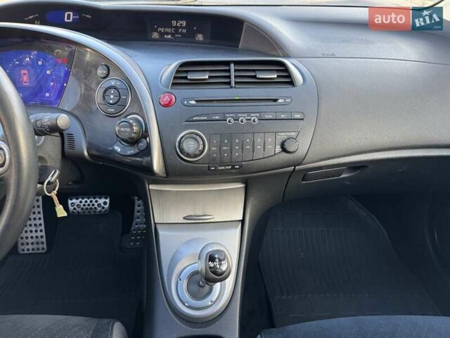 Красный Хонда Цивик, объемом двигателя 1.8 л и пробегом 272 тыс. км за 6000 $, фото 30 на Automoto.ua