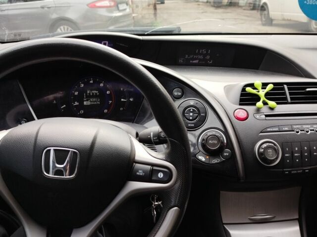 Красный Хонда Цивик, объемом двигателя 1.3 л и пробегом 239 тыс. км за 5200 $, фото 14 на Automoto.ua