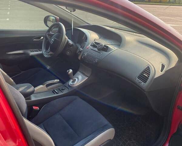 Красный Хонда Цивик, объемом двигателя 1.4 л и пробегом 170 тыс. км за 6100 $, фото 2 на Automoto.ua