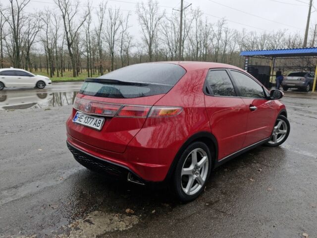 Красный Хонда Цивик, объемом двигателя 1.8 л и пробегом 196 тыс. км за 5700 $, фото 6 на Automoto.ua