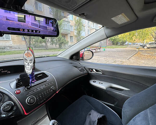 Красный Хонда Цивик, объемом двигателя 1.8 л и пробегом 280 тыс. км за 7300 $, фото 7 на Automoto.ua