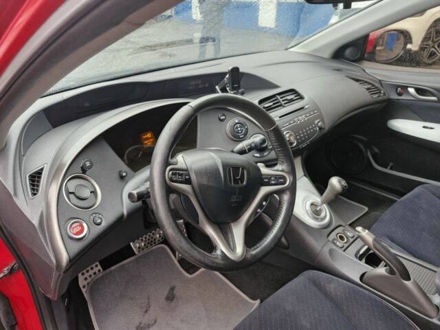 Красный Хонда Цивик, объемом двигателя 1.8 л и пробегом 196 тыс. км за 5700 $, фото 13 на Automoto.ua