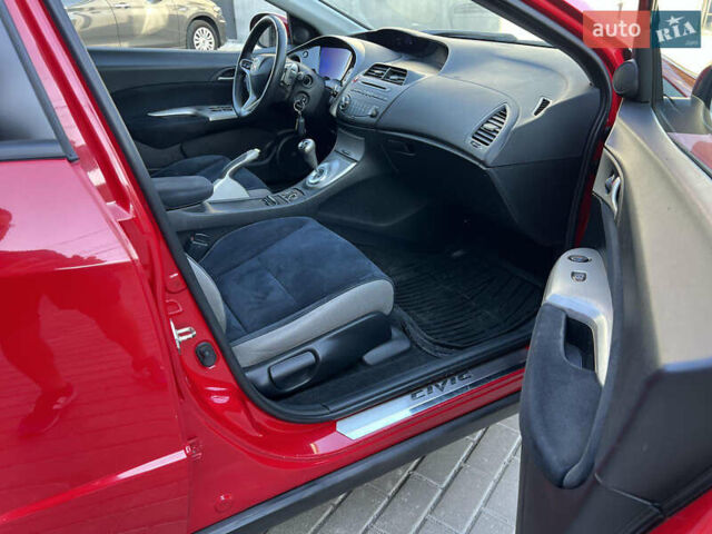 Красный Хонда Цивик, объемом двигателя 1.8 л и пробегом 166 тыс. км за 7900 $, фото 25 на Automoto.ua