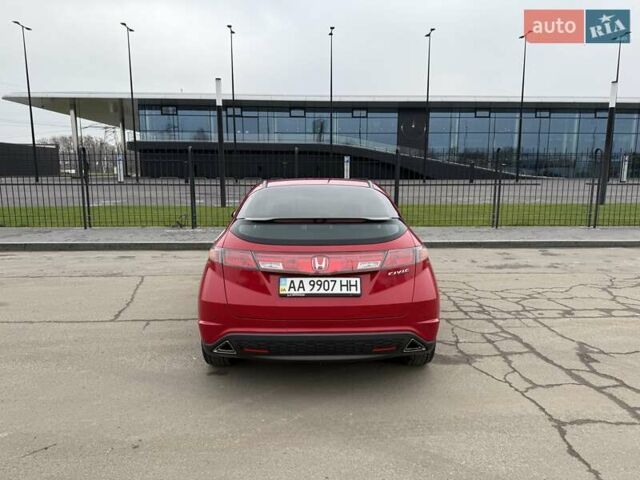 Червоний Хонда Сівік, об'ємом двигуна 1.8 л та пробігом 128 тис. км за 8800 $, фото 5 на Automoto.ua