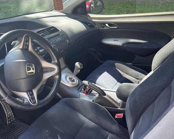 Красный Хонда Цивик, объемом двигателя 1.8 л и пробегом 250 тыс. км за 6500 $, фото 7 на Automoto.ua