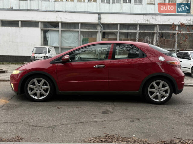 Красный Хонда Цивик, объемом двигателя 1.8 л и пробегом 282 тыс. км за 5999 $, фото 2 на Automoto.ua