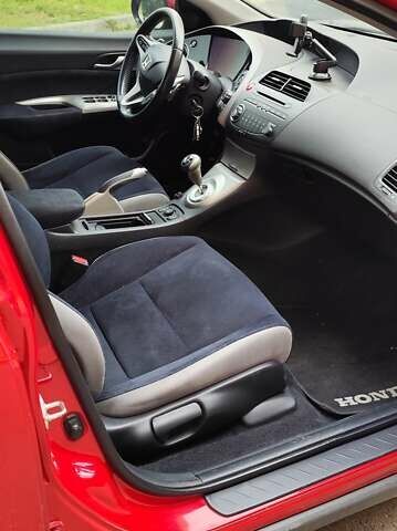 Червоний Хонда Сівік, об'ємом двигуна 1.8 л та пробігом 220 тис. км за 6300 $, фото 5 на Automoto.ua