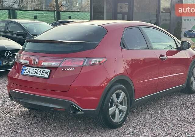 Красный Хонда Цивик, объемом двигателя 1.8 л и пробегом 221 тыс. км за 7700 $, фото 4 на Automoto.ua