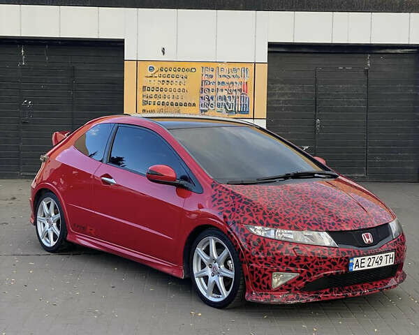 Красный Хонда Цивик, объемом двигателя 2 л и пробегом 206 тыс. км за 8500 $, фото 1 на Automoto.ua