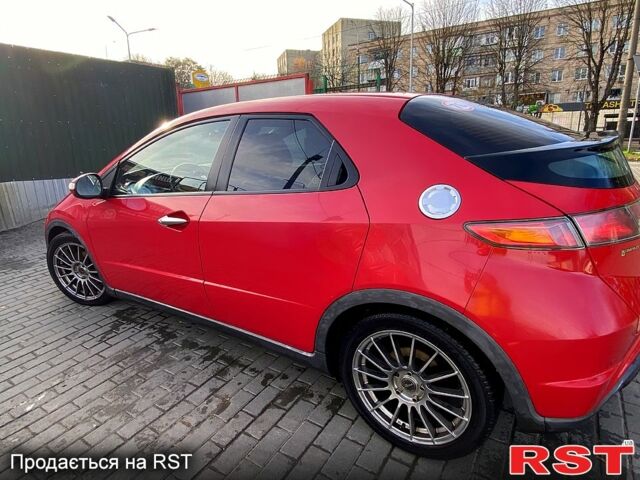 Красный Хонда Цивик, объемом двигателя 1.8 л и пробегом 131 тыс. км за 7900 $, фото 2 на Automoto.ua