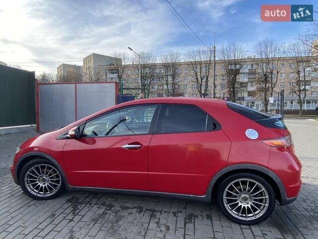 Червоний Хонда Сівік, об'ємом двигуна 1.8 л та пробігом 131 тис. км за 7900 $, фото 2 на Automoto.ua