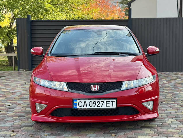 Красный Хонда Цивик, объемом двигателя 2 л и пробегом 110 тыс. км за 9500 $, фото 1 на Automoto.ua