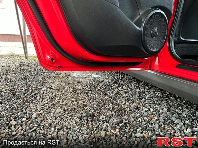 Красный Хонда Цивик, объемом двигателя 1.3 л и пробегом 187 тыс. км за 6200 $, фото 6 на Automoto.ua