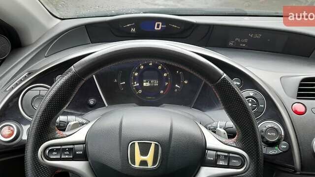 Красный Хонда Цивик, объемом двигателя 1.8 л и пробегом 207 тыс. км за 6500 $, фото 7 на Automoto.ua