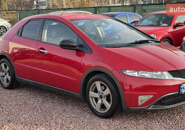 Красный Хонда Цивик, объемом двигателя 1.8 л и пробегом 221 тыс. км за 7700 $, фото 2 на Automoto.ua