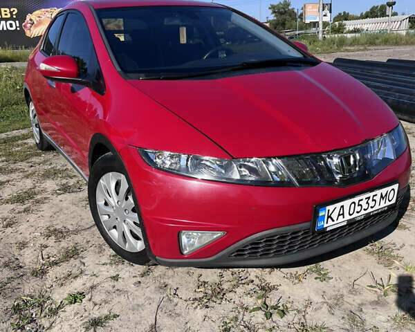 Красный Хонда Цивик, объемом двигателя 1.8 л и пробегом 250 тыс. км за 6500 $, фото 1 на Automoto.ua