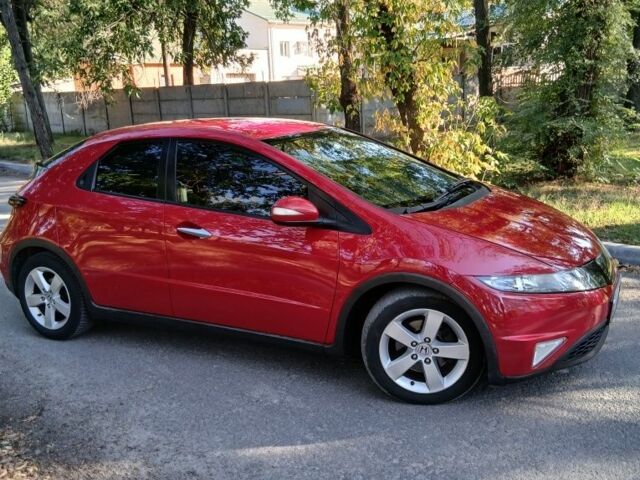 Красный Хонда Цивик, объемом двигателя 1.8 л и пробегом 165 тыс. км за 6600 $, фото 1 на Automoto.ua