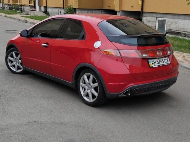 Красный Хонда Цивик, объемом двигателя 1.8 л и пробегом 220 тыс. км за 6500 $, фото 4 на Automoto.ua